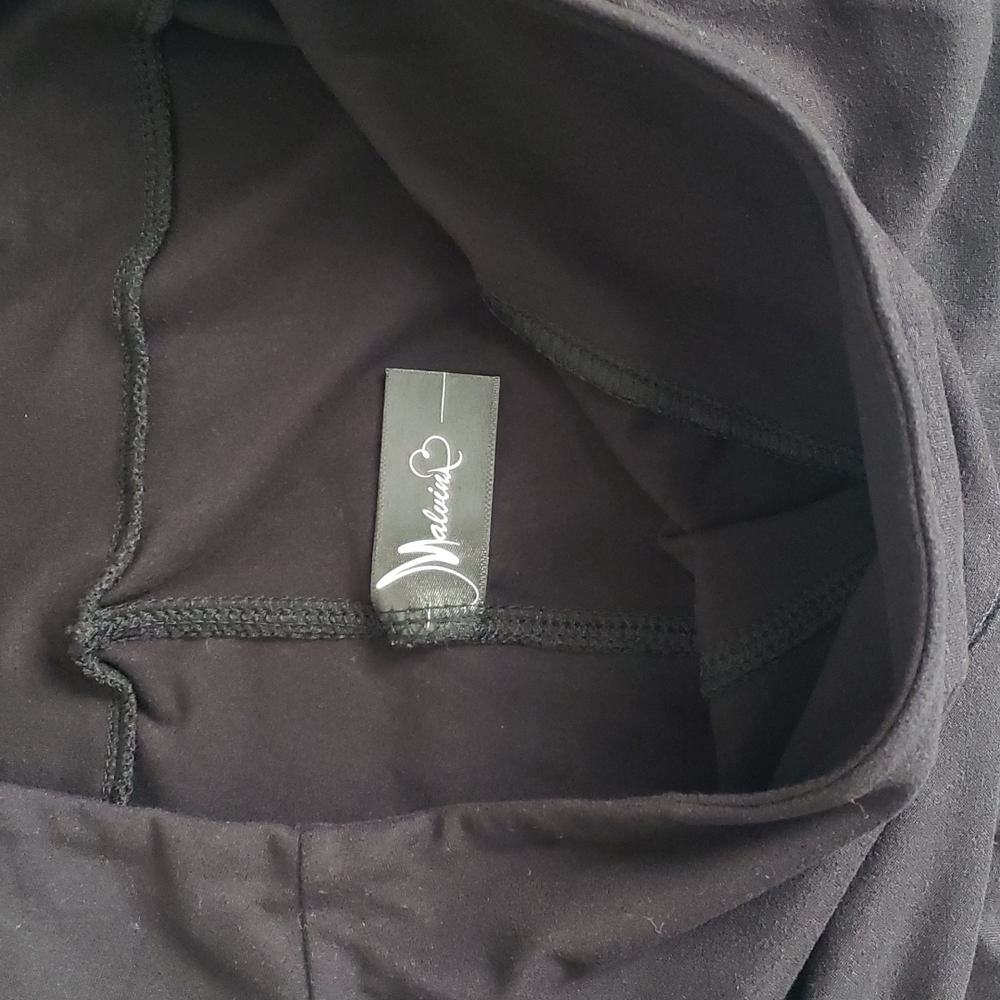 MalvinA black capri leggings One Size fits most EUC - Picture 3 of 6